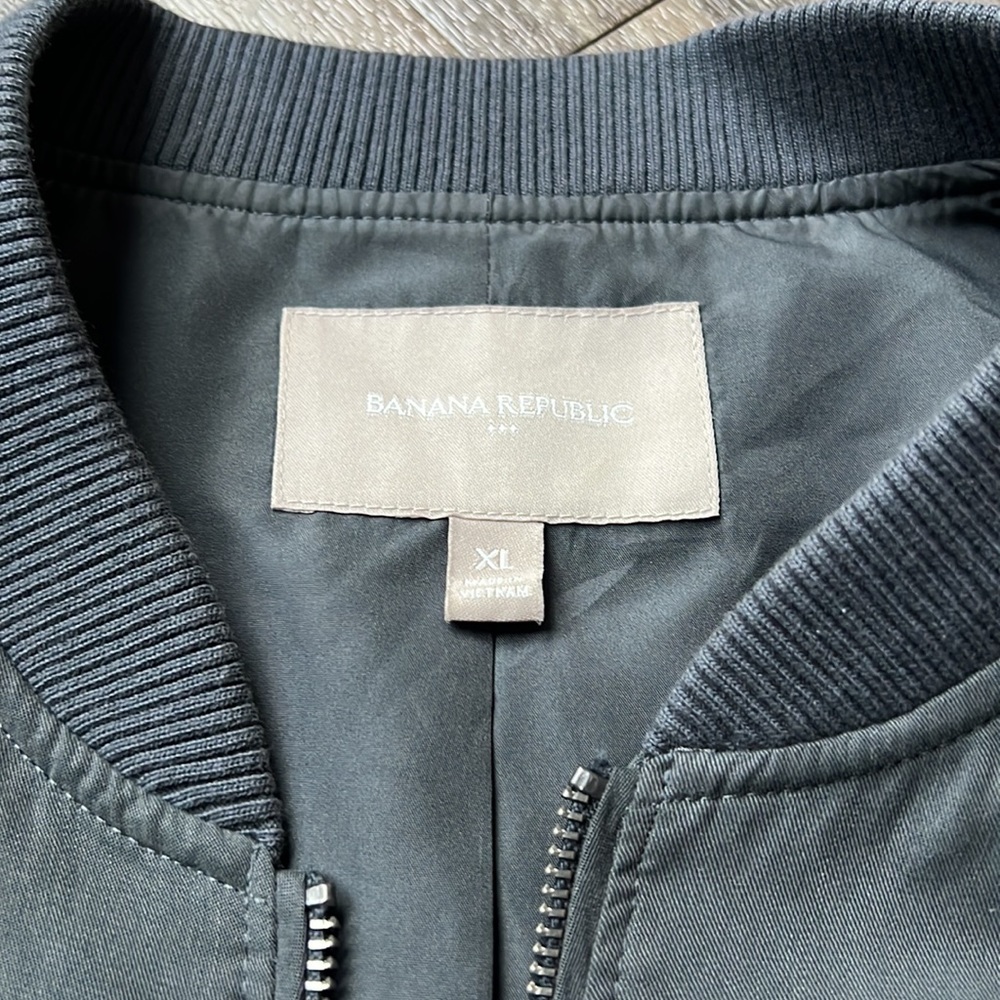Bomber - Picture 2 of 4